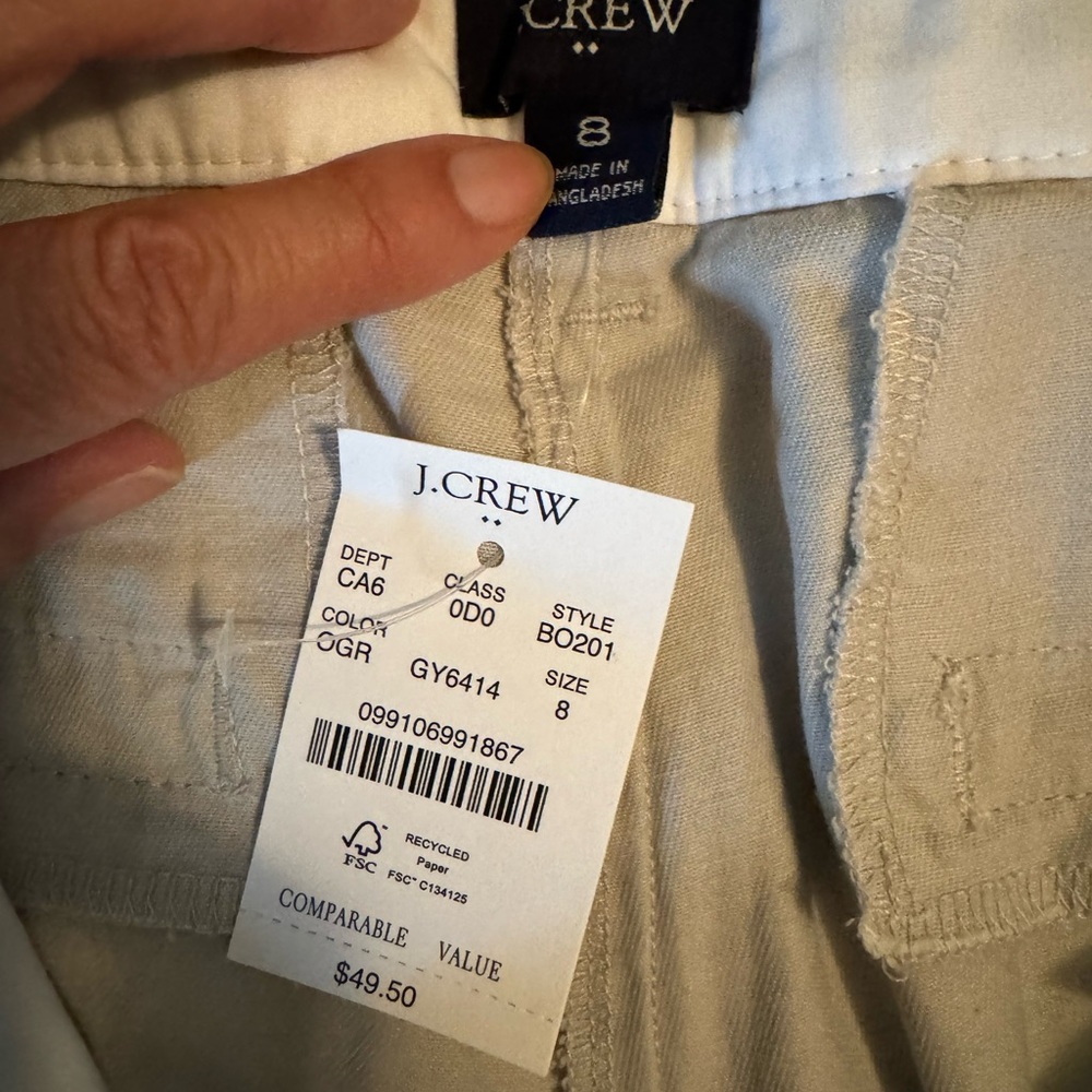 J. Crew Factory Classic Chino 7” inseam Size 8 Grey New with Tags - Picture 4 of 6
